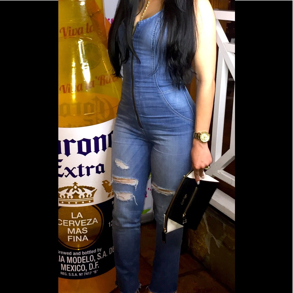 Guess: denim jumpsuit ❤️